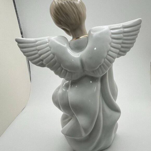 Vintage Porcelain Angel Figurine Flute Player with Gold Trim Music Musician Gift - Picture 2 of 8